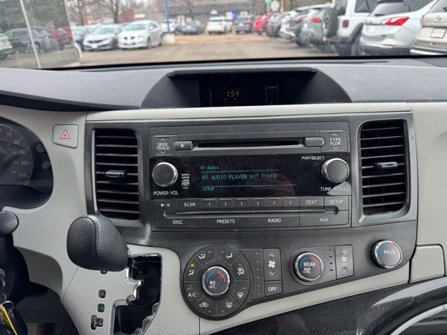 Used 2014 Toyota Sienna L FWD image 20