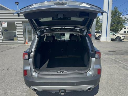 Certified 2022 Ford Escape Titanium w/ Class II Trailer Tow Package image 17