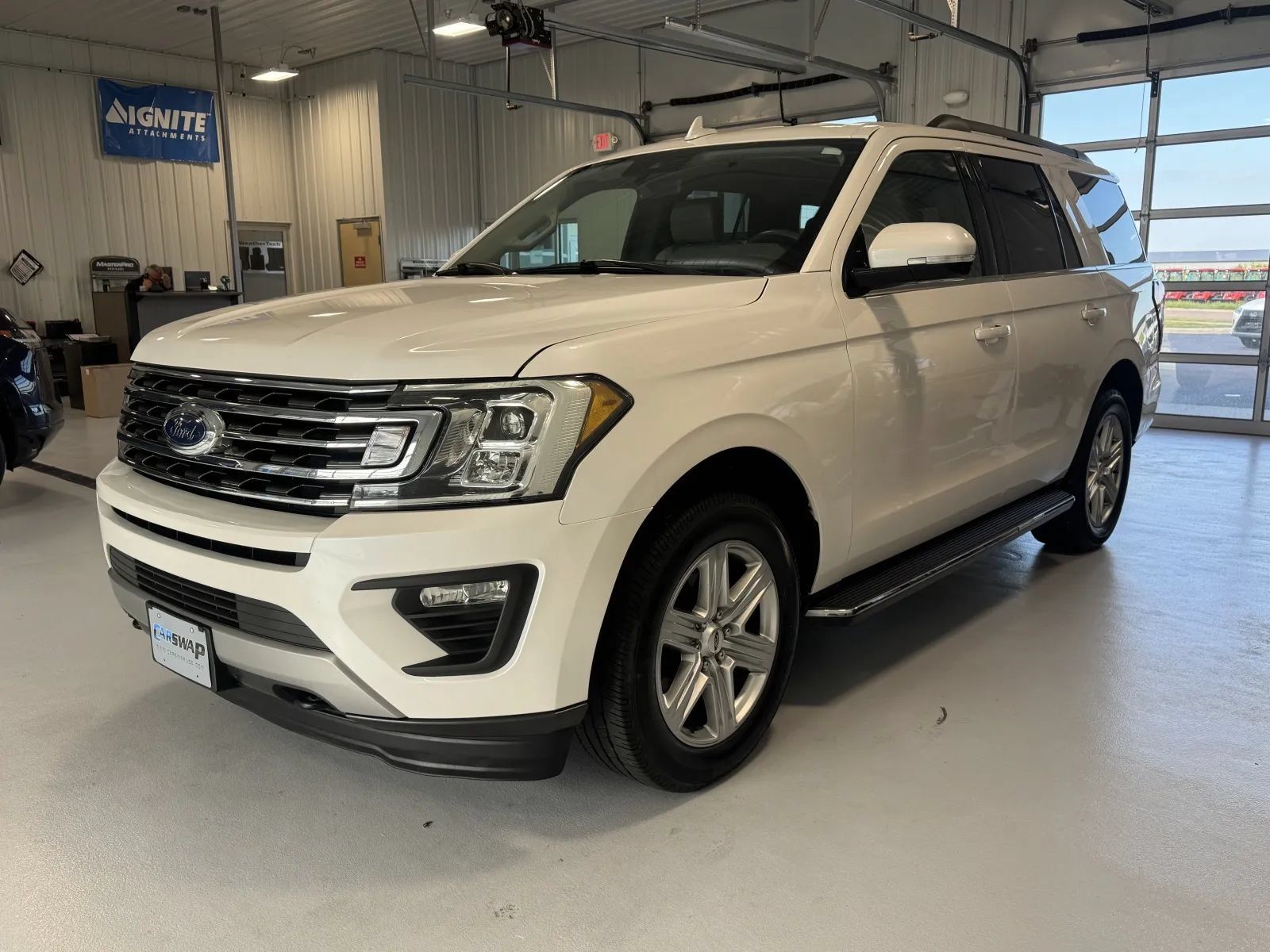 Used 2019 Ford Expedition XLT w/ Equipment Group 202A AWD/4WD image 7