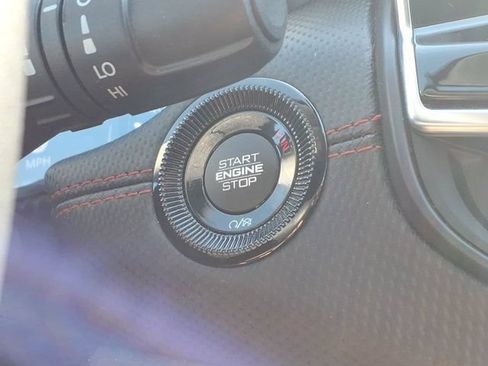 Used 2022 Jeep Compass Trailhawk w/ Trailhawk Convenience Group AWD/4WD image 16