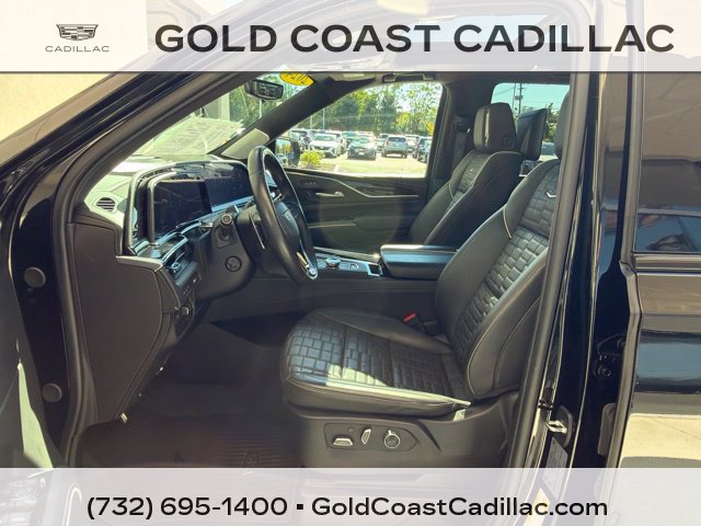 Certified 2024 Cadillac Escalade V w/ LPO, ONYX Package AWD/4WD image 21