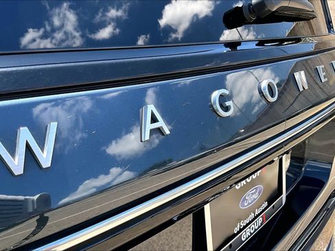 Used 2022 Jeep Wagoneer Series III AWD/4WD image 31
