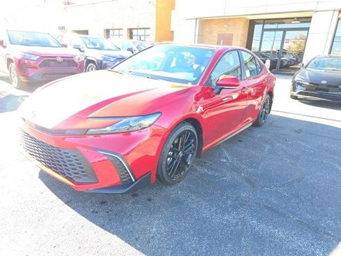New 2026 Toyota Camry SE FWD image 3