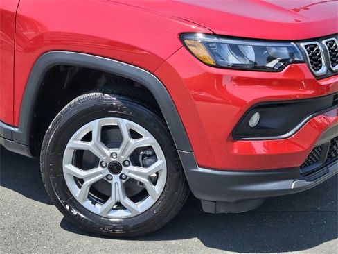 New 2025 Jeep Compass Latitude w/ Sun & Sound Group image 5