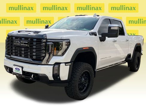 Used 2024 GMC Sierra 3500 Denali Ultimate image 14
