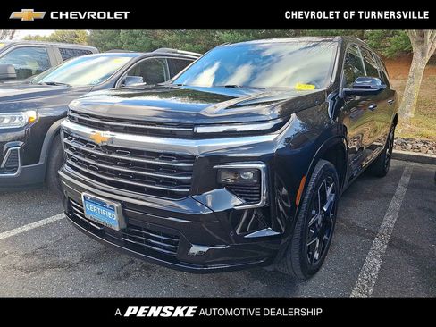 Certified 2025 Chevrolet Traverse High Country image 1