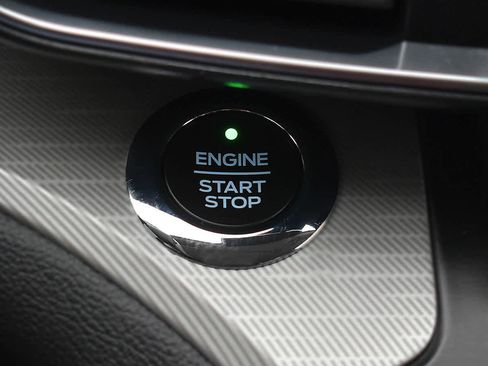 Used 2020 Ford Explorer XLT w/ Equipment Group 202A image 17