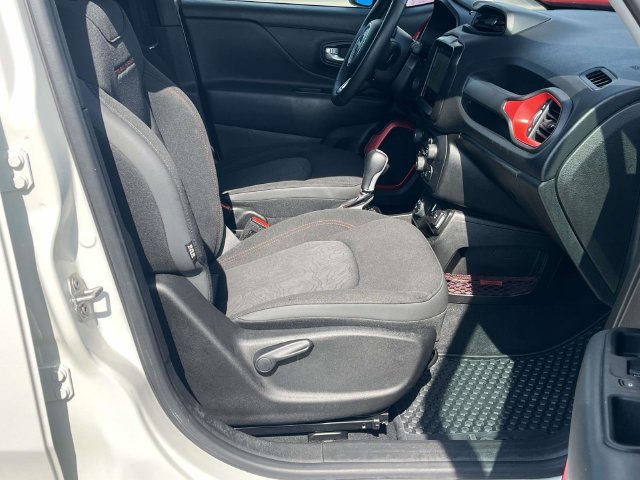 Used 2023 Jeep Renegade Trailhawk AWD/4WD image 22