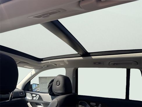 New 2026 Mercedes-Benz GLS 450 4MATIC image 22
