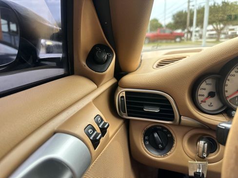 Used 2007 Porsche 911 Carrera 4S AWD/4WD image 37