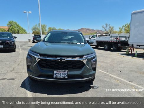Used 2026 Chevrolet Trax LT w/ Driver Confidence Package FWD image 2