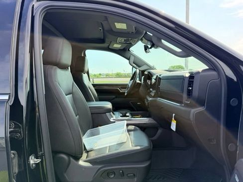 Used 2025 Chevrolet Silverado 2500 LTZ w/ LTZ Convenience Package AWD/4WD image 11
