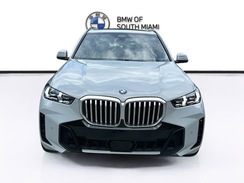 Certified 2024 BMW X5 xDrive40i w/ M Sport Package AWD/4WD image 2