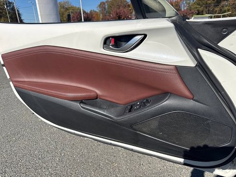 Used 2018 MAZDA MX-5 Miata RF Grand Touring image 17
