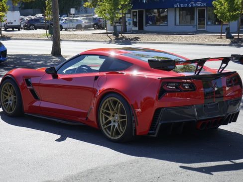 Used 2018 Chevrolet Corvette Grand Sport image 11