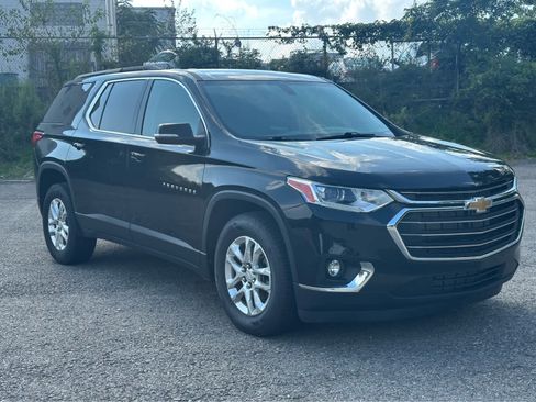 Used 2021 Chevrolet Traverse LT AWD/4WD image 3
