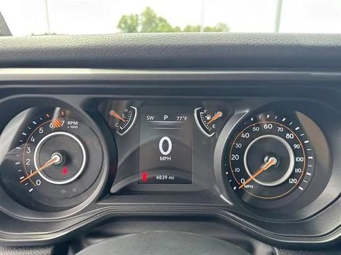 Used 2024 Jeep Wrangler Unlimited Sport AWD/4WD image 10