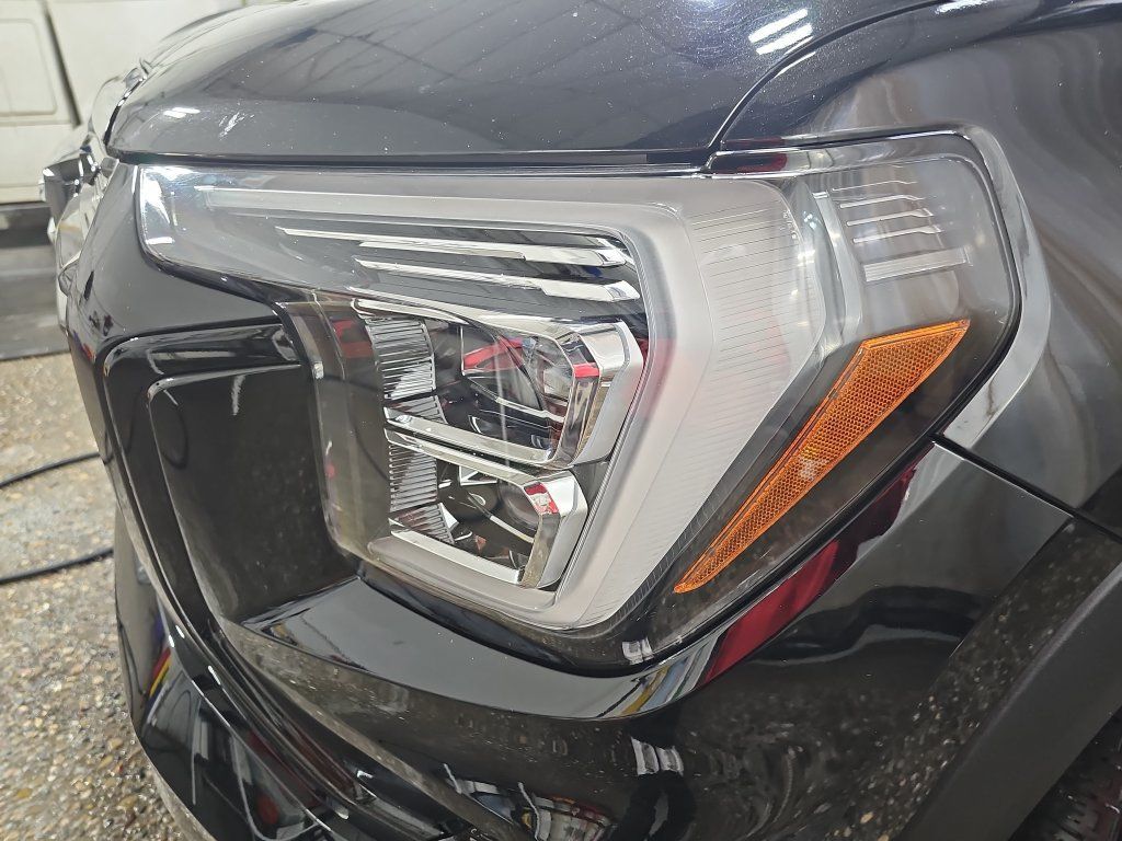 Certified 2025 GMC Terrain Elevation w/ Black Edition AWD/4WD image 36