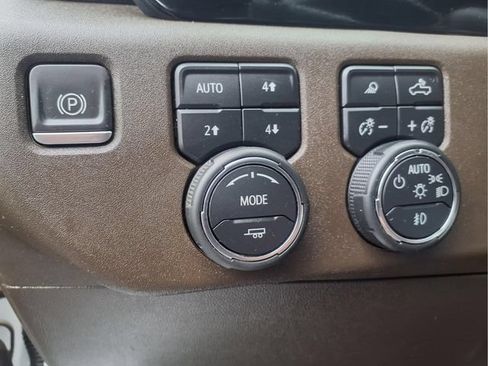 Used 2023 Chevrolet Silverado 1500 LTZ AWD/4WD image 23