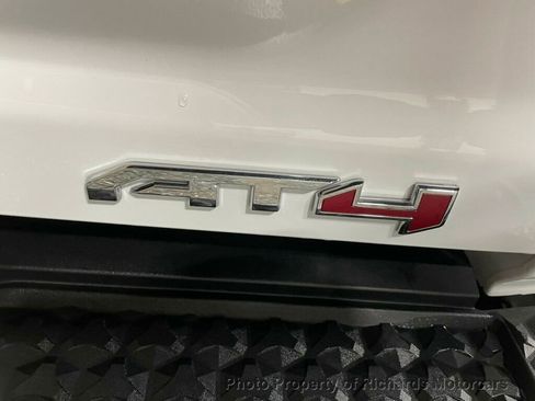 Used 2025 GMC Canyon AT4 w/ Technology Plus Package AWD/4WD image 7
