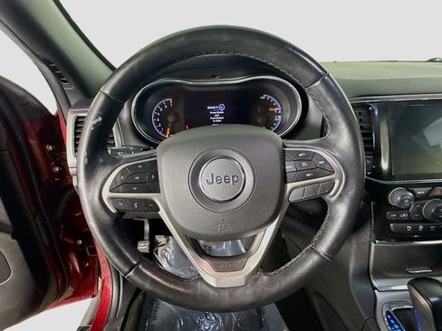 Used 2022 Jeep Grand Cherokee Laredo X image 13