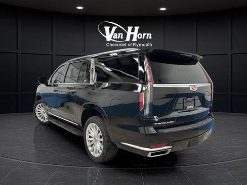 Used 2024 Cadillac Escalade ESV Luxury w/ LPO, Floor Liner Package AWD/4WD image 7