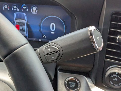 Used 2025 Ford F350 Platinum w/ FX4 Off-Road Package image 21