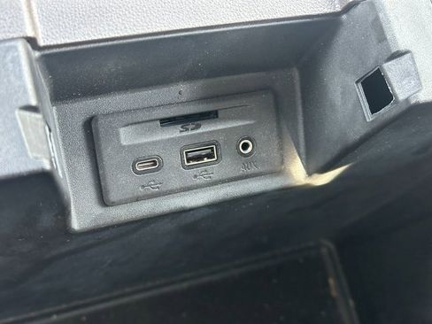 Used 2022 GMC Sierra 2500 SLT w/ SLT Convenience Package image 36