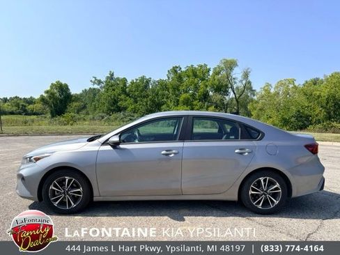 Used 2024 Kia Forte LXS FWD image 2