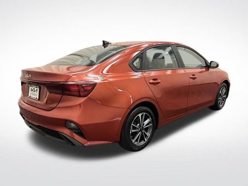 Certified 2024 Kia Forte LXS w/ LXS Technology Package FWD image 5