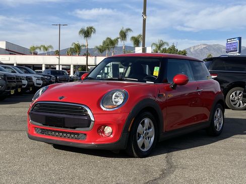 Used 2019 MINI Cooper 2-Door Hardtop image 7