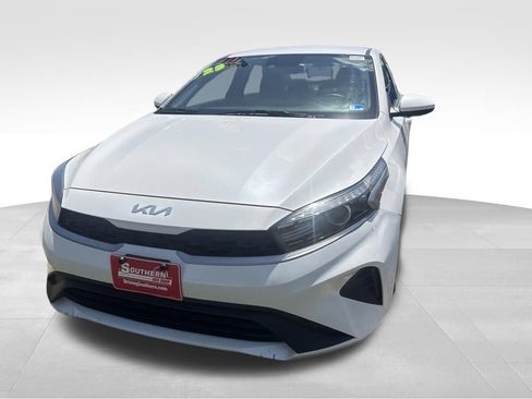 Used 2023 Kia Forte LXS FWD image 4