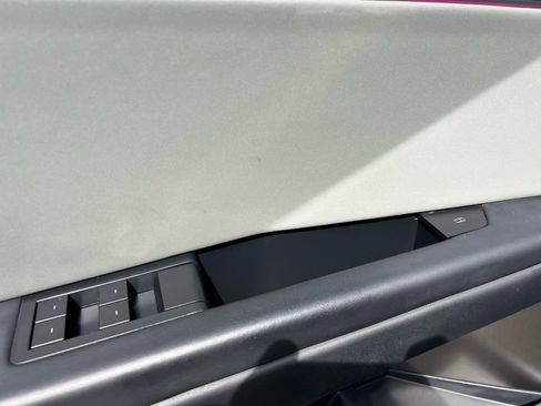 Used 2024 Tesla Cybertruck AWD Crew Cab image 29