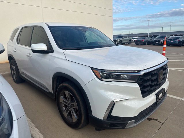Used 2025 Honda Pilot EX-L image 2
