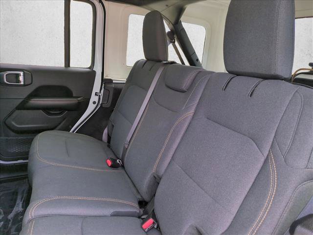 Used 2026 Jeep Wrangler Unlimited Sahara AWD/4WD image 17