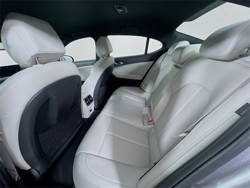 Used 2024 Genesis G70 2.5T image 23