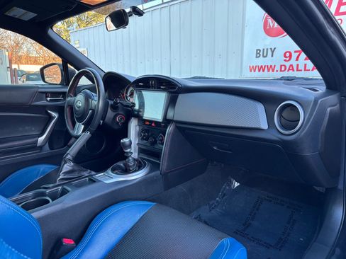 Used 2015 Scion FR-S image 18