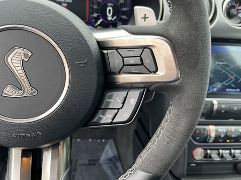 Used 2022 Ford Mustang Shelby GT500 w/ Technology Package RWD image 18