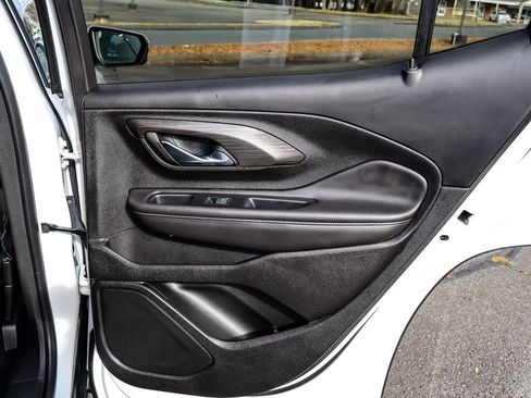 Used 2023 GMC Terrain SLT image 38