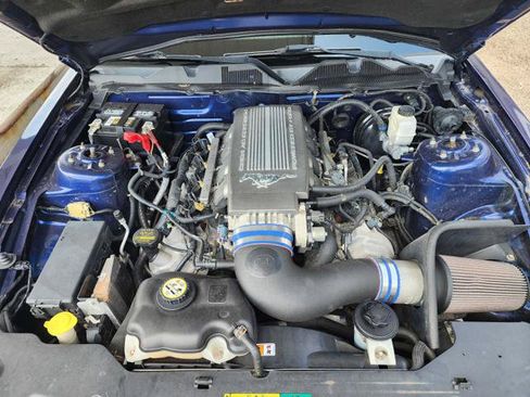 Used 2010 Ford Mustang GT RWD image 15