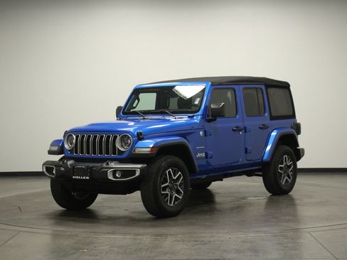 Used 2024 Jeep Wrangler Sahara image 4