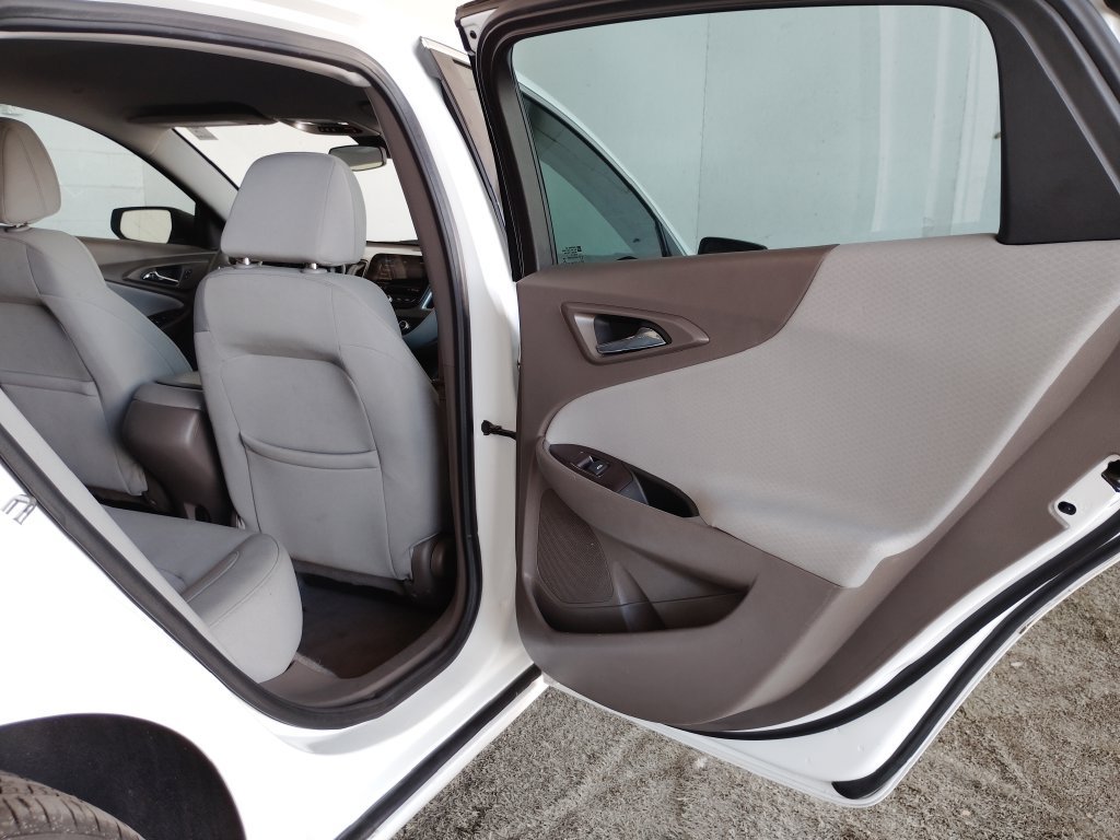 Used 2020 Chevrolet Malibu LS FWD image 16