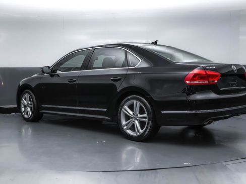 Used 2013 Volkswagen Passat TDI SEL Premium FWD image 3