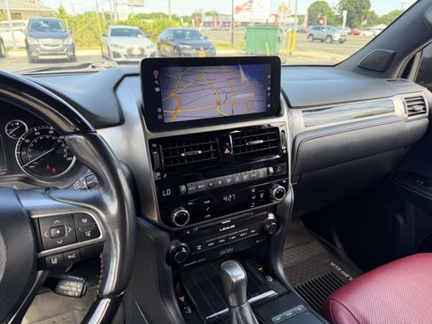 Used 2023 Lexus GX 460 Luxury w/ Sport Design Package AWD/4WD image 24