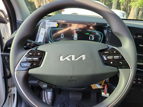 New 2026 Kia Niro LX FWD image 16