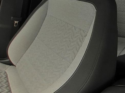 Used 2022 Chevrolet Equinox LS FWD image 12