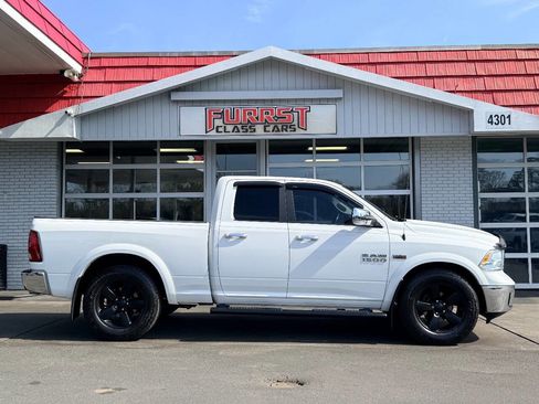 Used 2018 RAM 1500 SLT image 2