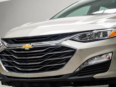 Used 2024 Chevrolet Malibu LT FWD image 2