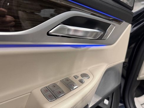 Used 2019 BMW M760i xDrive w/ Luxury Rear Seating Package image 13