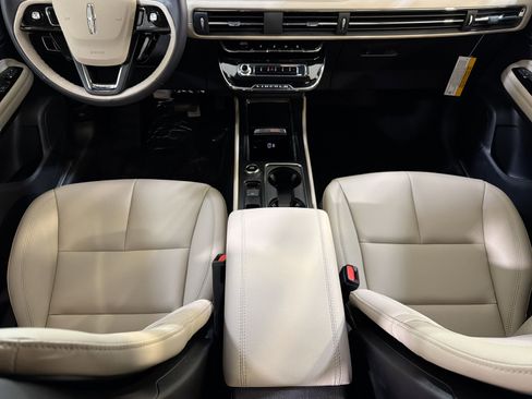 New 2026 Lincoln Corsair Premiere image 22